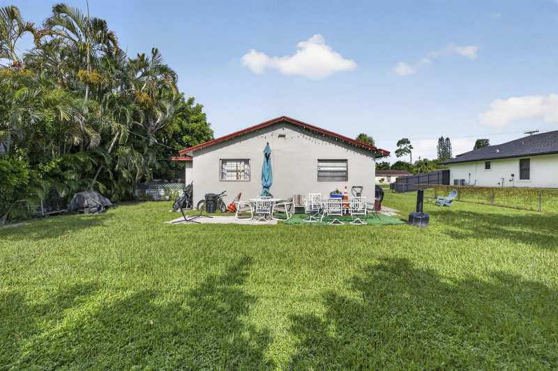 1602 Meridian Road, West Palm Beach FL 33417