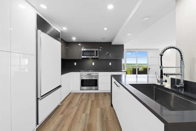 600 Parkview Drive # 1029, Hallandale Beach FL 33009