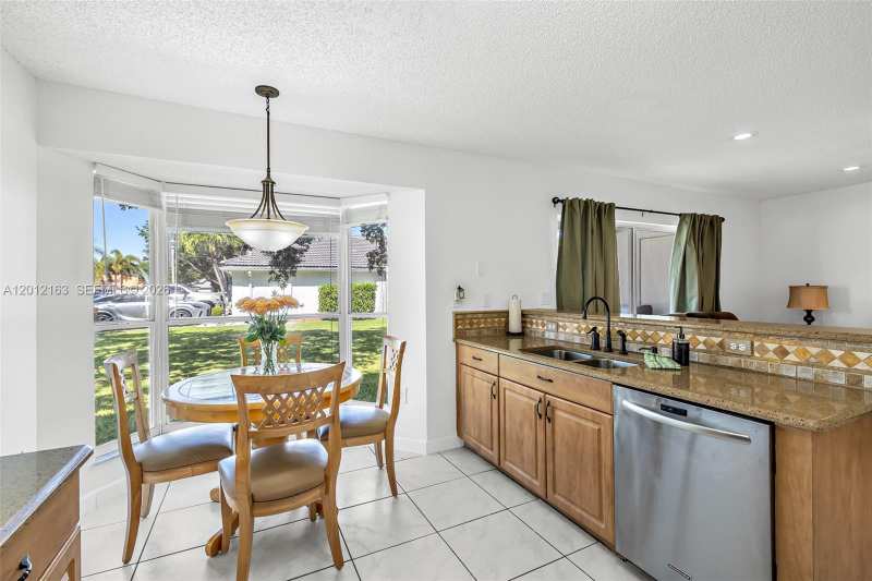 1910 NW 180th Way, Pembroke Pines FL 33029