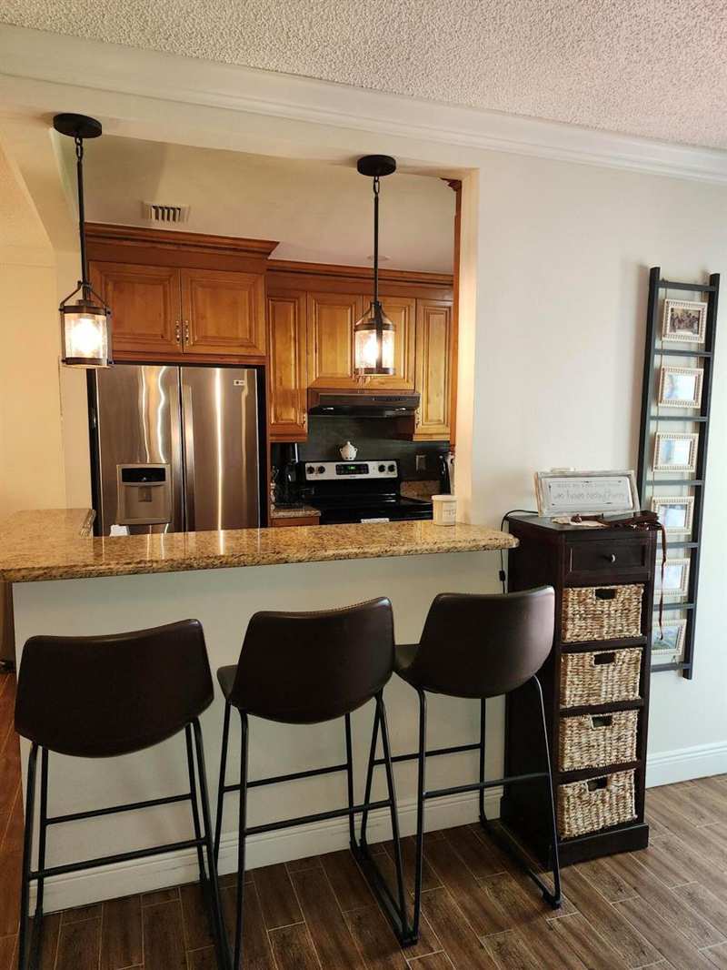 101 Country Lane, Boynton Beach FL 33435