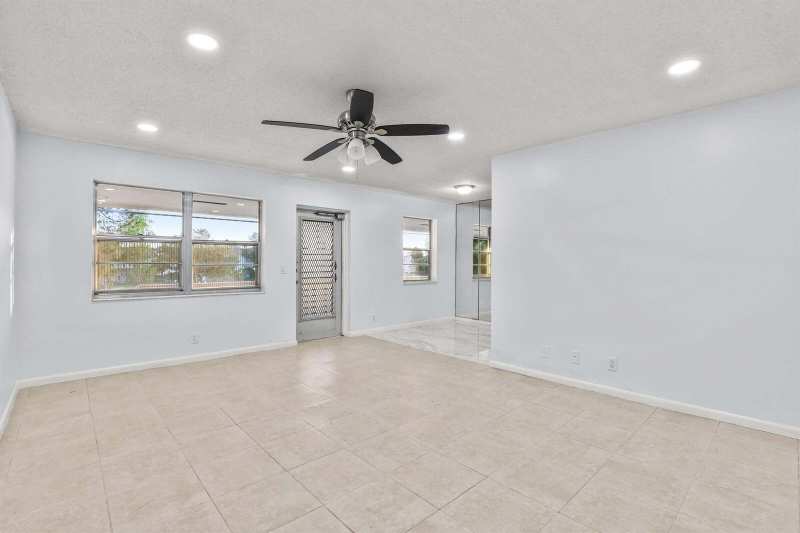 63 Hastings D, West Palm Beach FL 33417