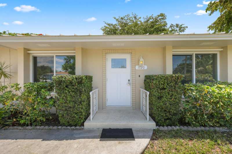 1720 SW 10th Street, Boca Raton FL 33486