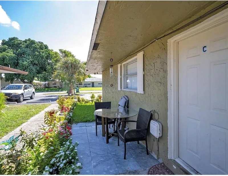 581 Kathy Ln # D, Margate FL 33068