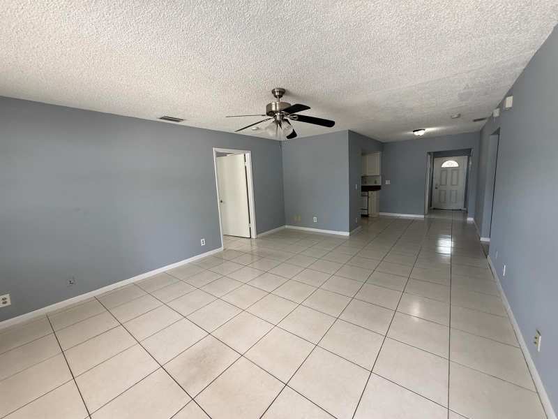 2519 Griffin Square, FL 33406
