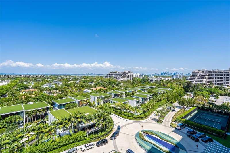 105 Reef Ln, Key Biscayne FL 33149