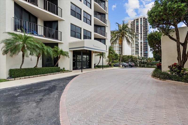 5420 N Ocean Drive # 1705, Singer Island FL 33404
