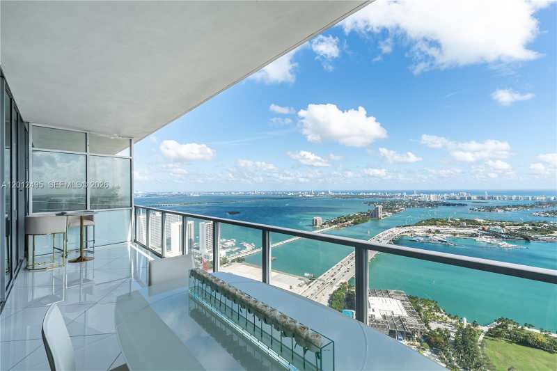 1100 Biscayne Blvd # 5702, Miami FL 33132
