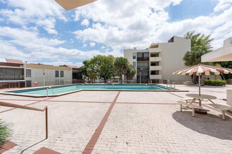 8870 Fontainebleau Blvd # 312, Miami FL 33172
