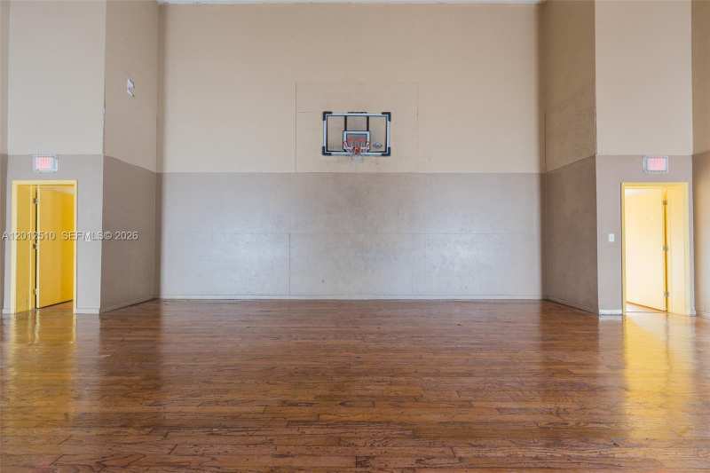 8870 Fontainebleau Blvd # 312, Miami FL 33172