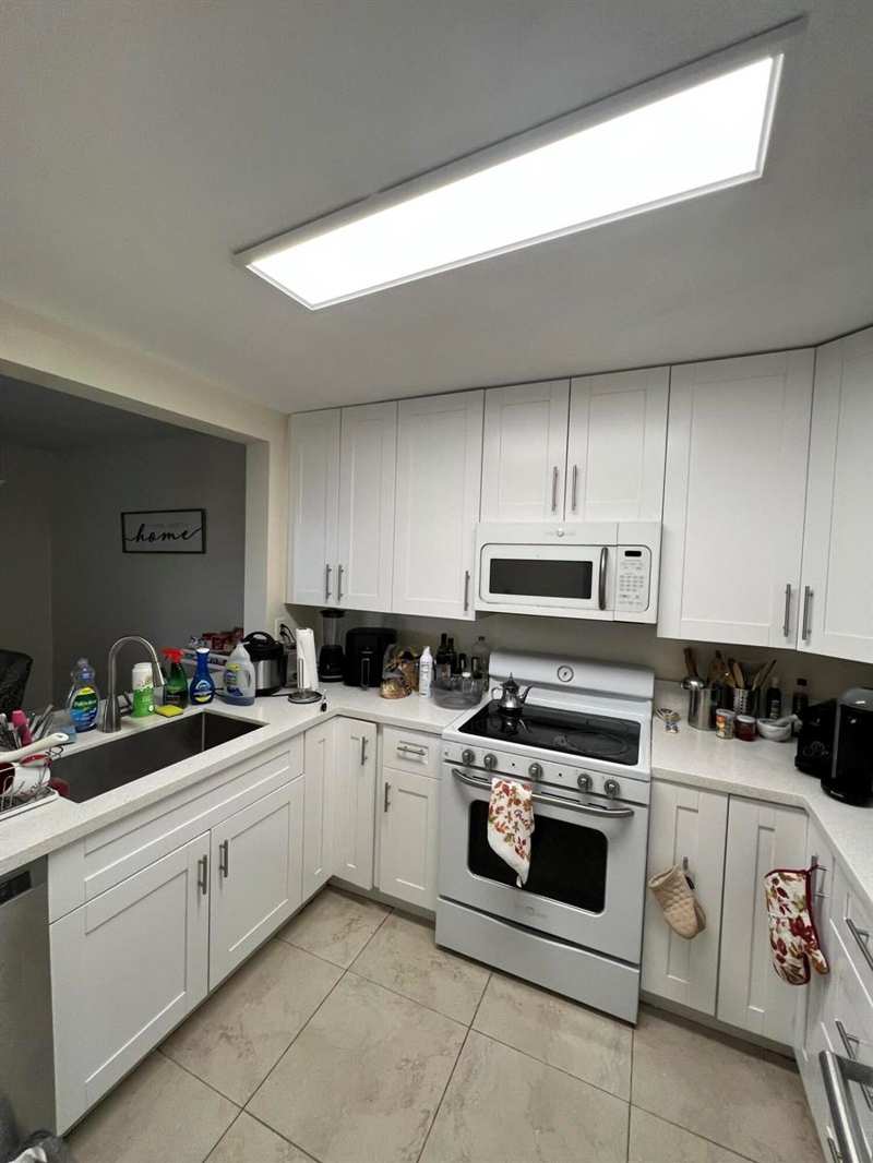 7173 Orange Drive # 118b, Davie FL 33314