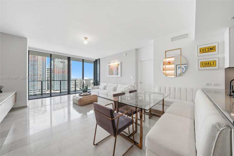 68 SE 6th St # 1904, Miami FL 33131