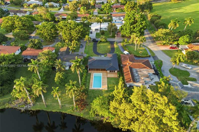 360 NW 87th St, El Portal FL 33150