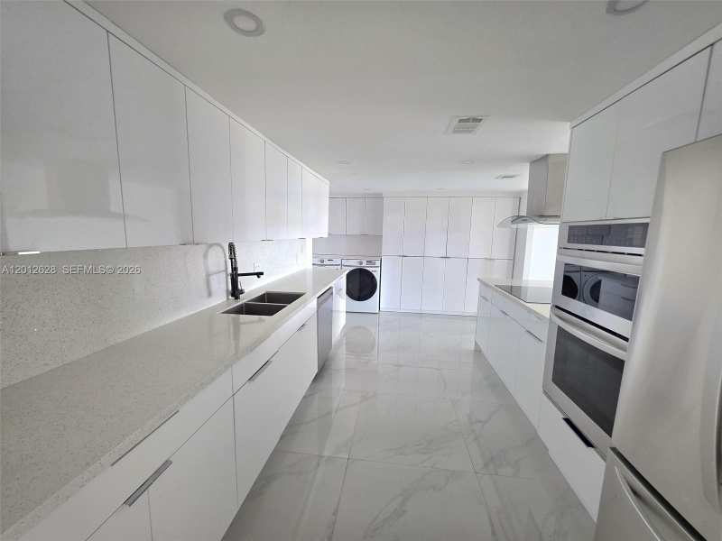 1800 NE 114th St # 1101, Miami FL 33181