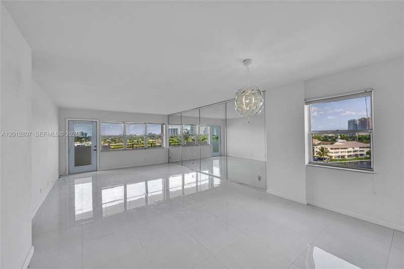 401 Golden Isles Dr # 712, Hallandale Beach FL 33009
