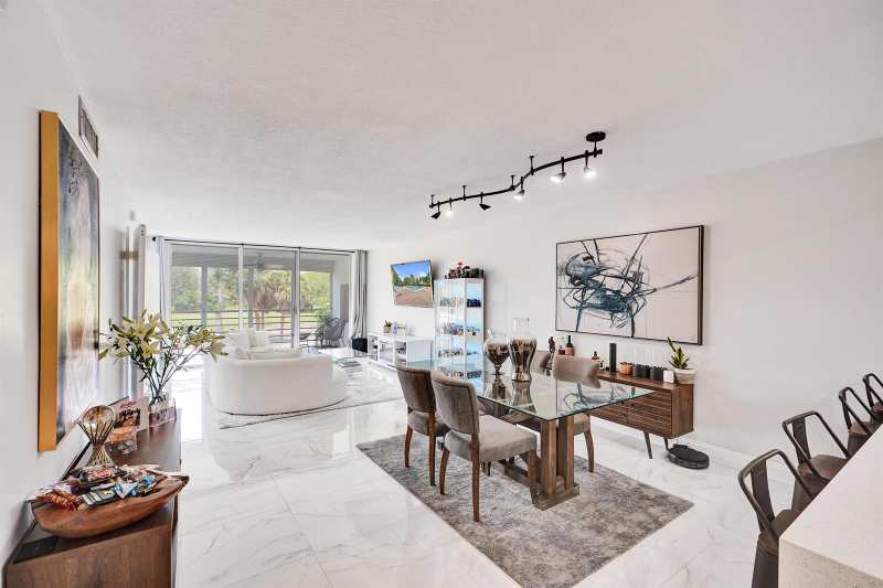 545 Oaks Lane # 204, Pompano Beach FL 33069