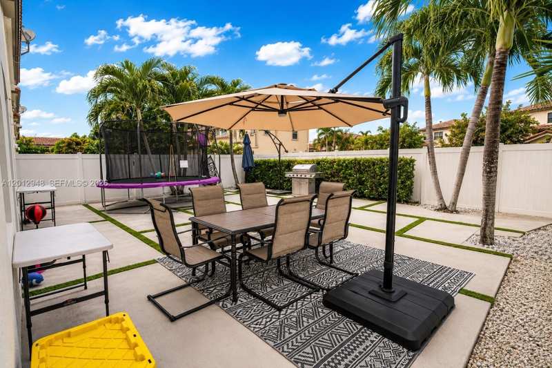 8821 W 34th Ct, Hialeah FL 33018