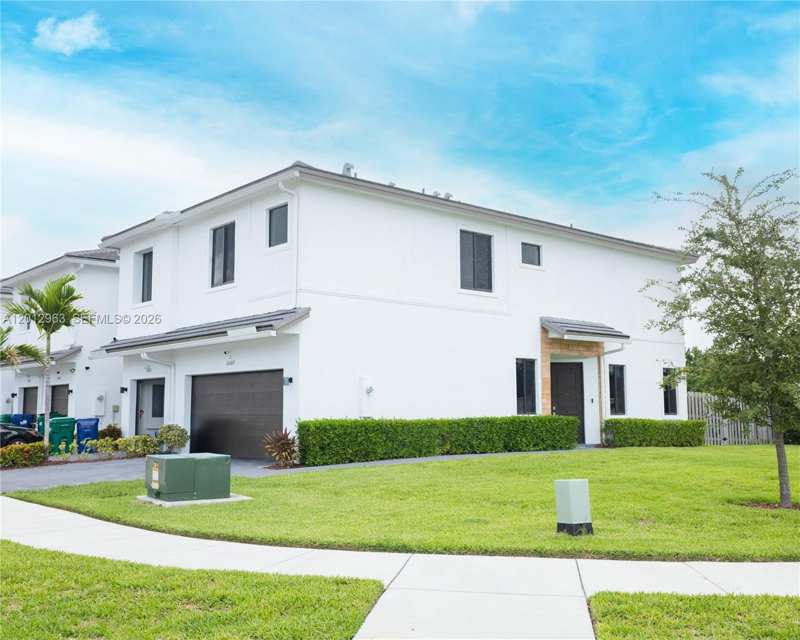 10807 SW 232nd Ter, Homestead FL 33032