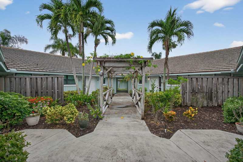 1127 E Seminole Avenue # 8a, Jupiter FL 33477