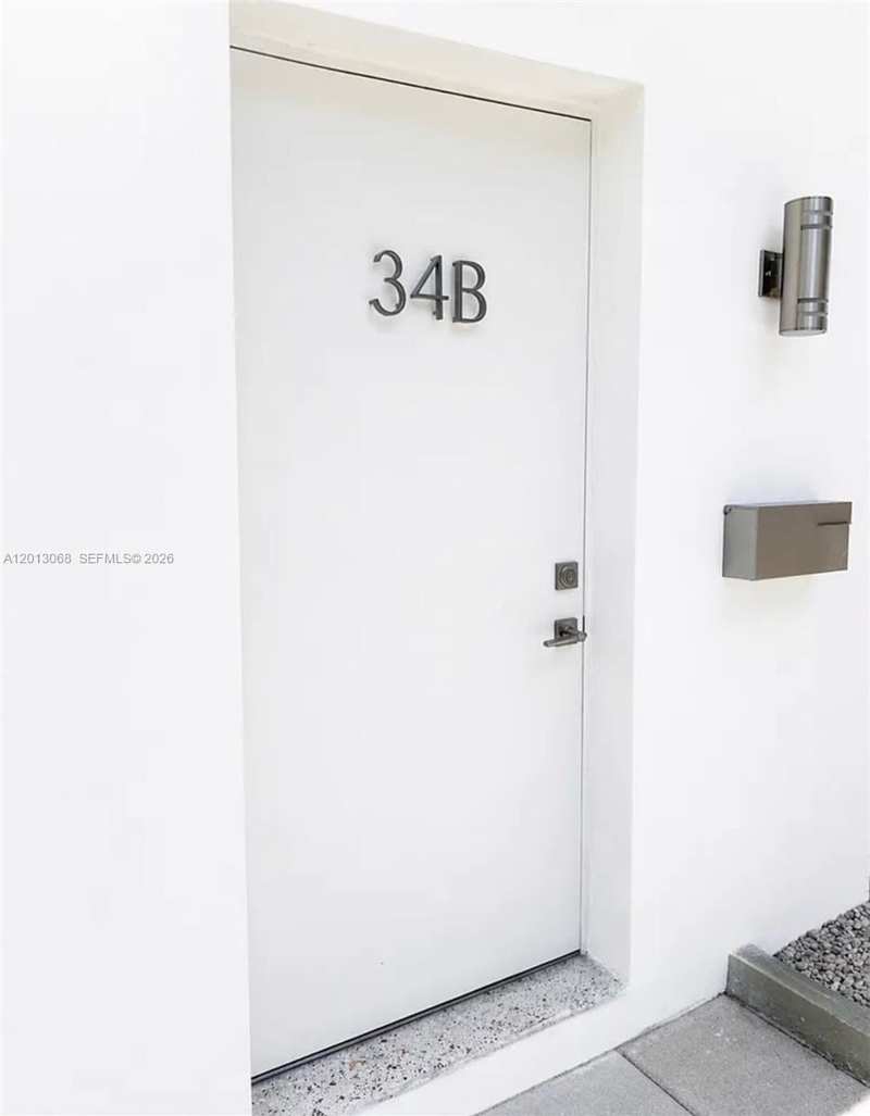 34 SE 1st Ave # B, Dania Beach FL 33004