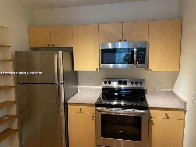 1900 Van Buren St # 220B, Hollywood FL 33020