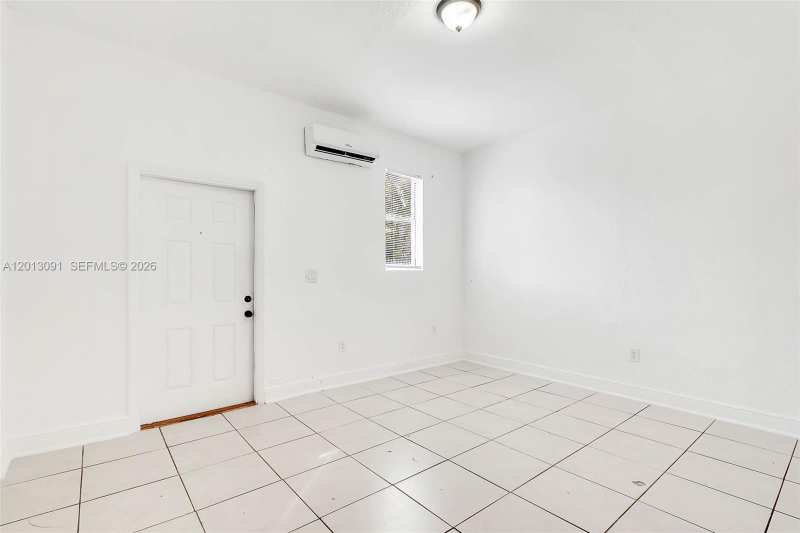 50 NW 79th St # 4, Miami FL 33150