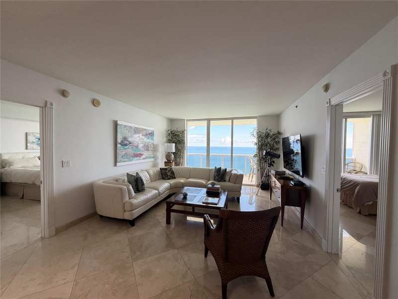 1850 S Ocean Drive # 4202, Hallandale Beach FL 33009