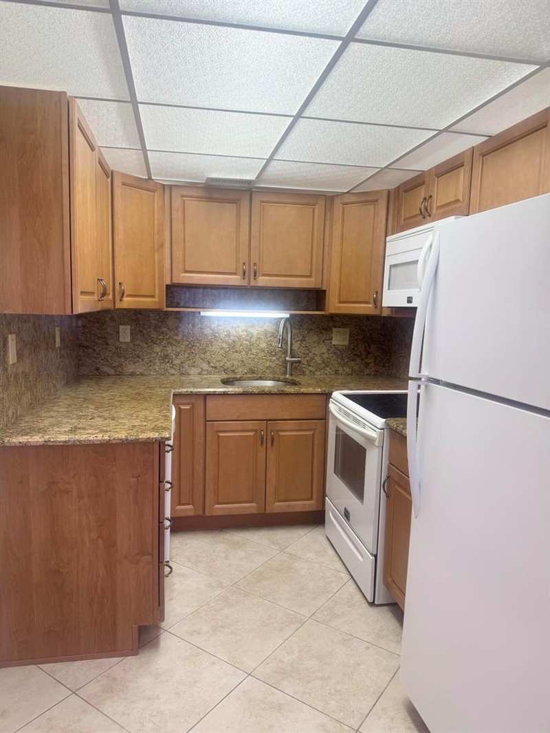 2381 Sunset Avenue # 117, FL 33461