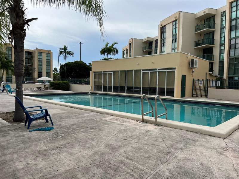 2075 SW 122nd Ave # 415, Miami FL 33175