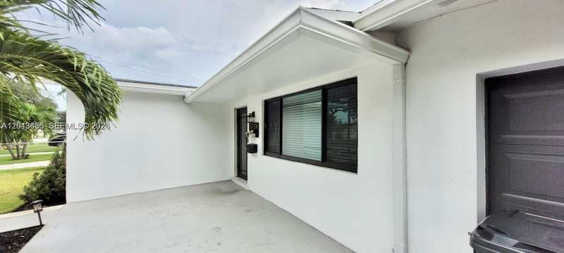 6730 Charleston St, Hollywood FL 33024