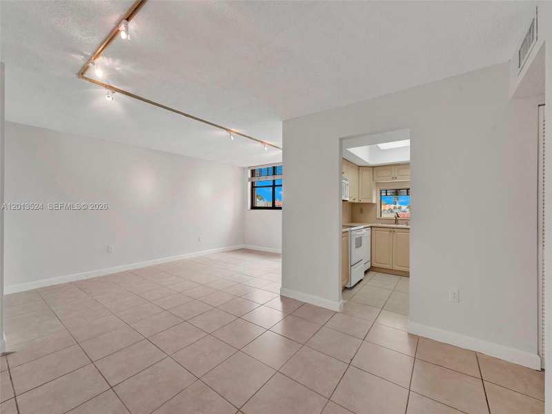 9420 W Flagler St # 312, Miami FL 33174