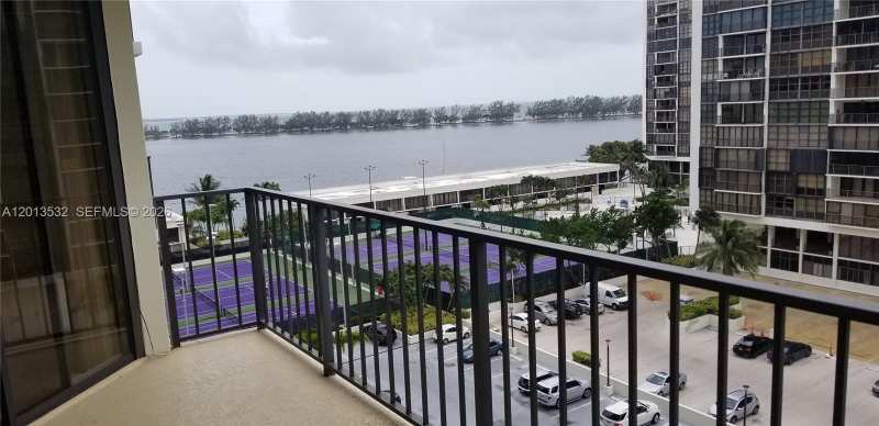 1901 Brickell Ave # B906, Miami FL 33129
