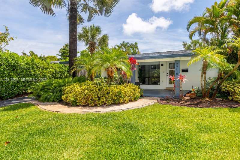 2716 NW 3rd Ave, Wilton Manors FL 33311