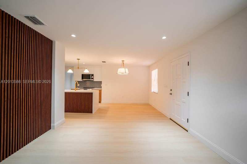 1550 S Greenway Dr, Coral Gables FL 33134