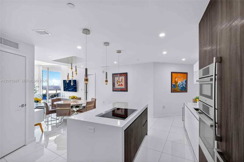 851 NE 1st Ave # 1603, Miami FL 33132