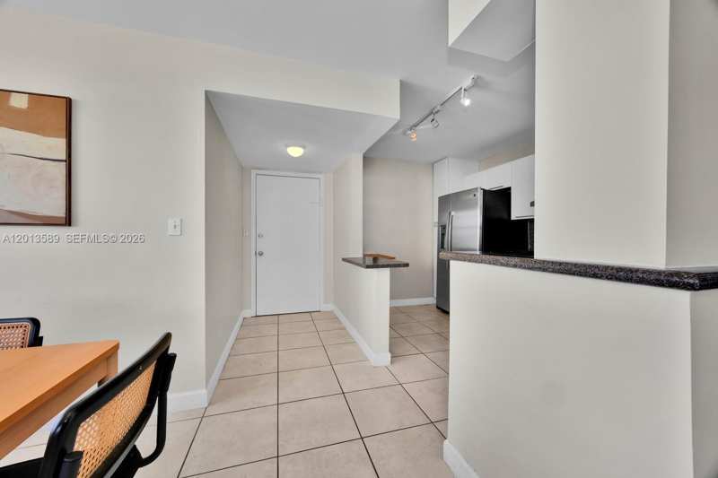 2016 Bay Dr # 604, Miami Beach FL 33141