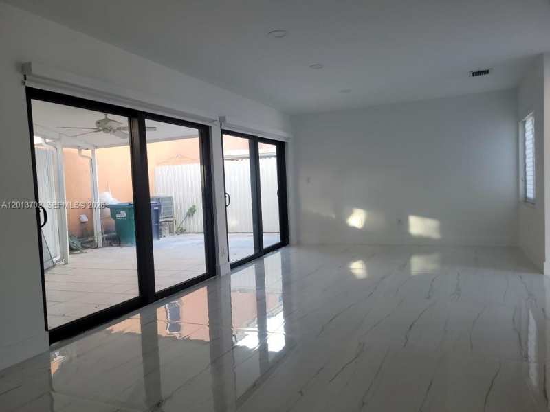 12686 NW 11th St, Miami FL 33182
