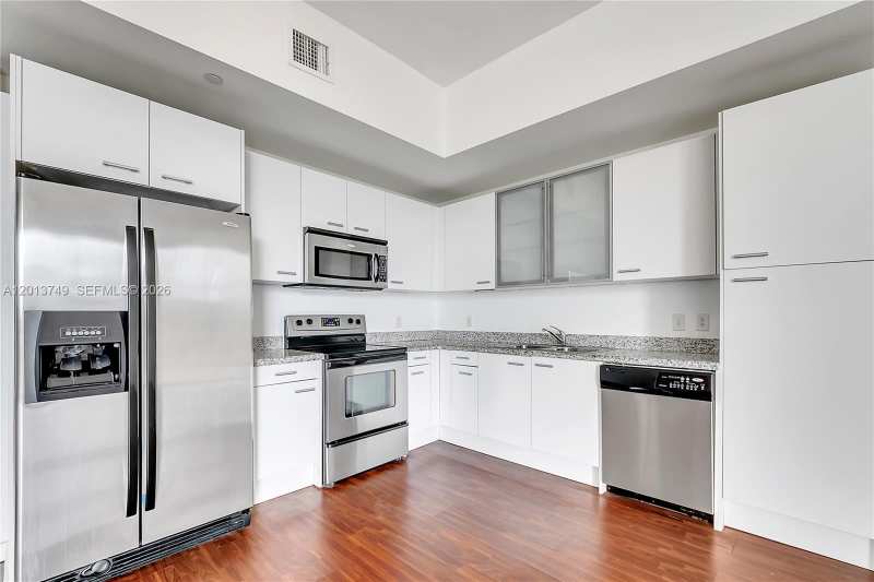 1350 NW 8th Ct # 4, Miami FL 33136