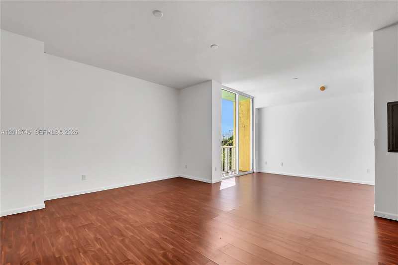 1350 NW 8th Ct # 4, Miami FL 33136