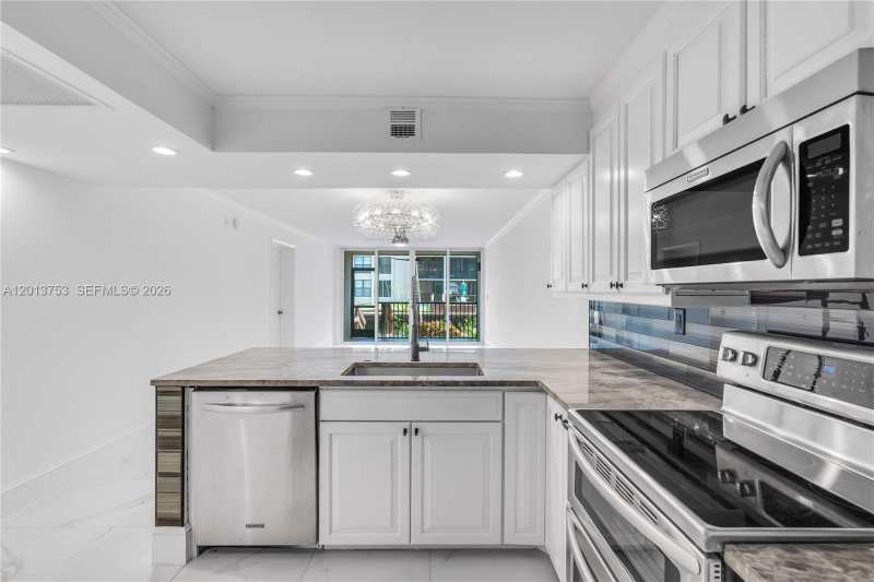 12 Royal Palm Way # 103, Boca Raton FL 33432