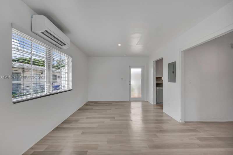 570 NE 68th St # 8, Miami FL 33138
