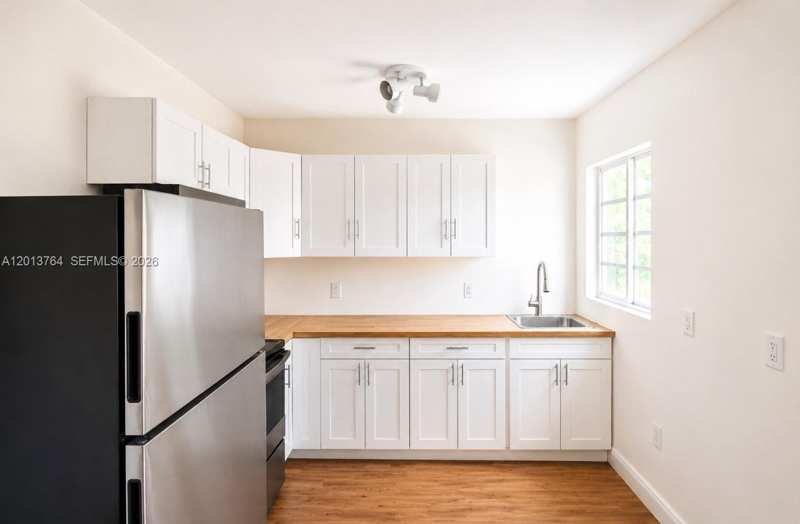 410 76th St # 5, Miami Beach FL 33141