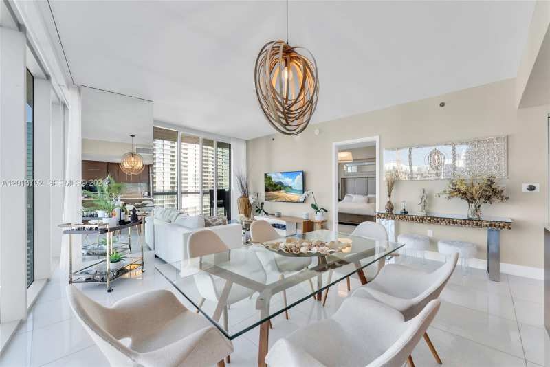 475 Brickell Ave # 3515, Miami FL 33131