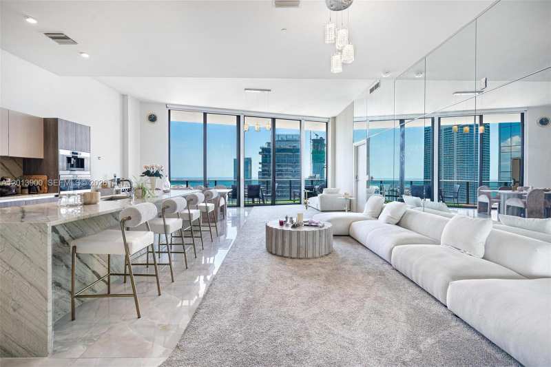 801 S Miami Ave # 5702, Miami FL 33130