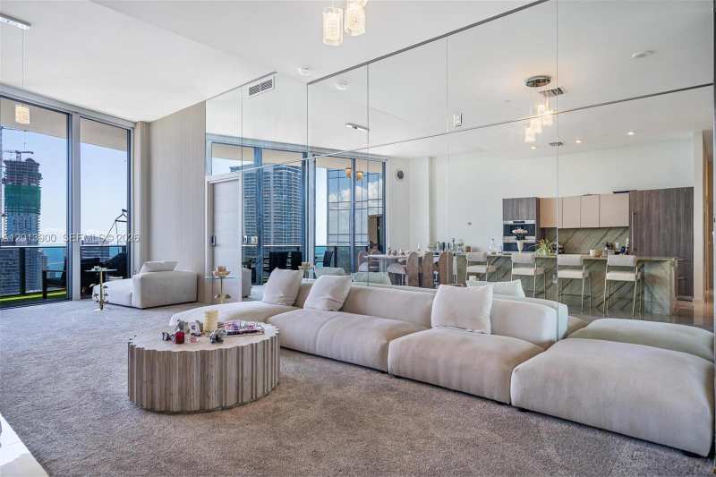 801 S Miami Ave # 5702, Miami FL 33130