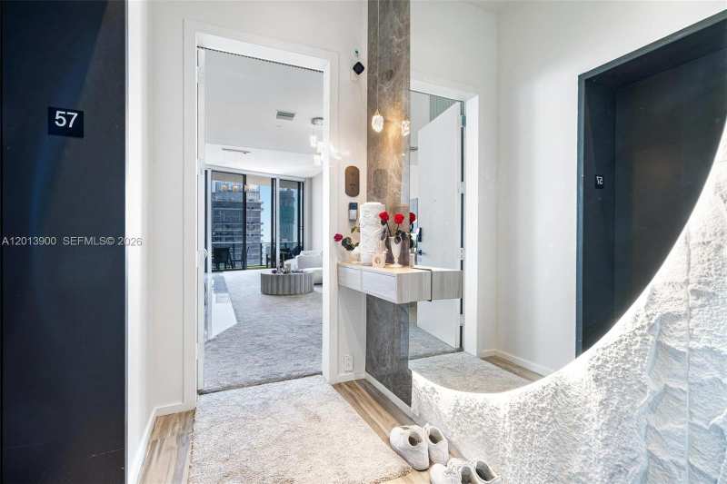 801 S Miami Ave # 5702, Miami FL 33130