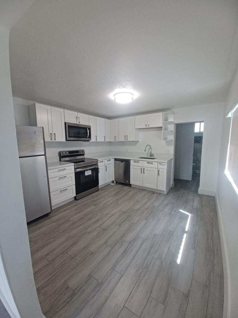 24 SW 13th Street # 5, Dania Beach FL 33004