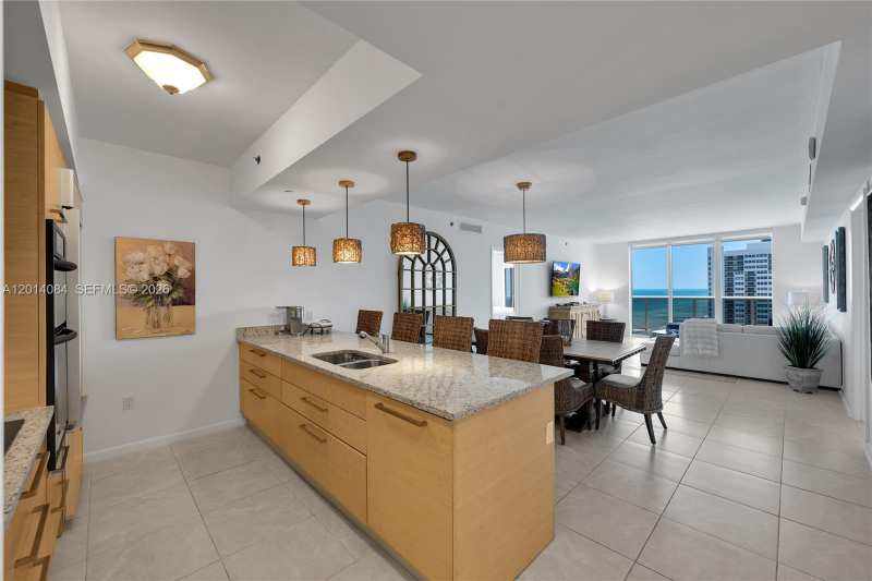 1830 S Ocean Dr # 1703, Hallandale Beach FL 33009