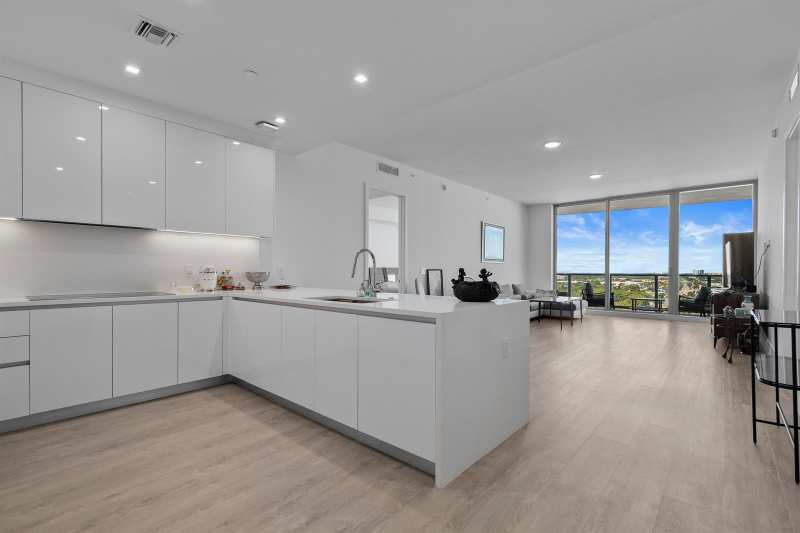 220 Lake Shore Drive # 1913, Lake Park FL 33403