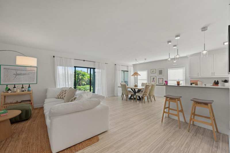 11355 Pond View Drive # D104, Wellington FL 33414