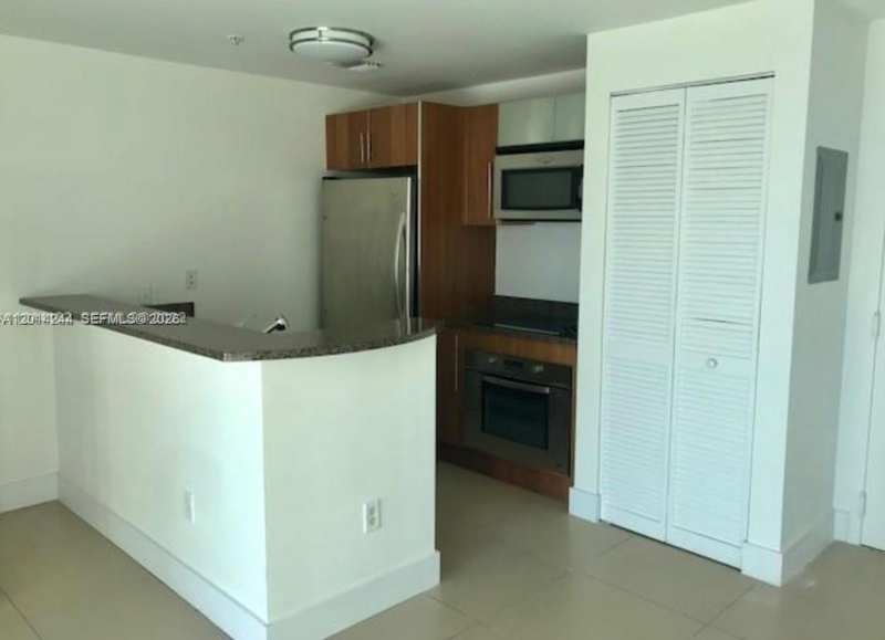 300 S Biscayne Blvd # L32, Miami FL 33131